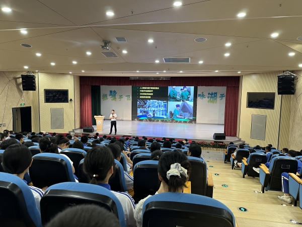 2025龍華區(qū)科協(xié)委員進(jìn)校園第九場(chǎng)走進(jìn)龍華區(qū)鷺湖外國(guó)語(yǔ)小學(xué)——彭國(guó)慶《揭秘醫(yī)療器械》
